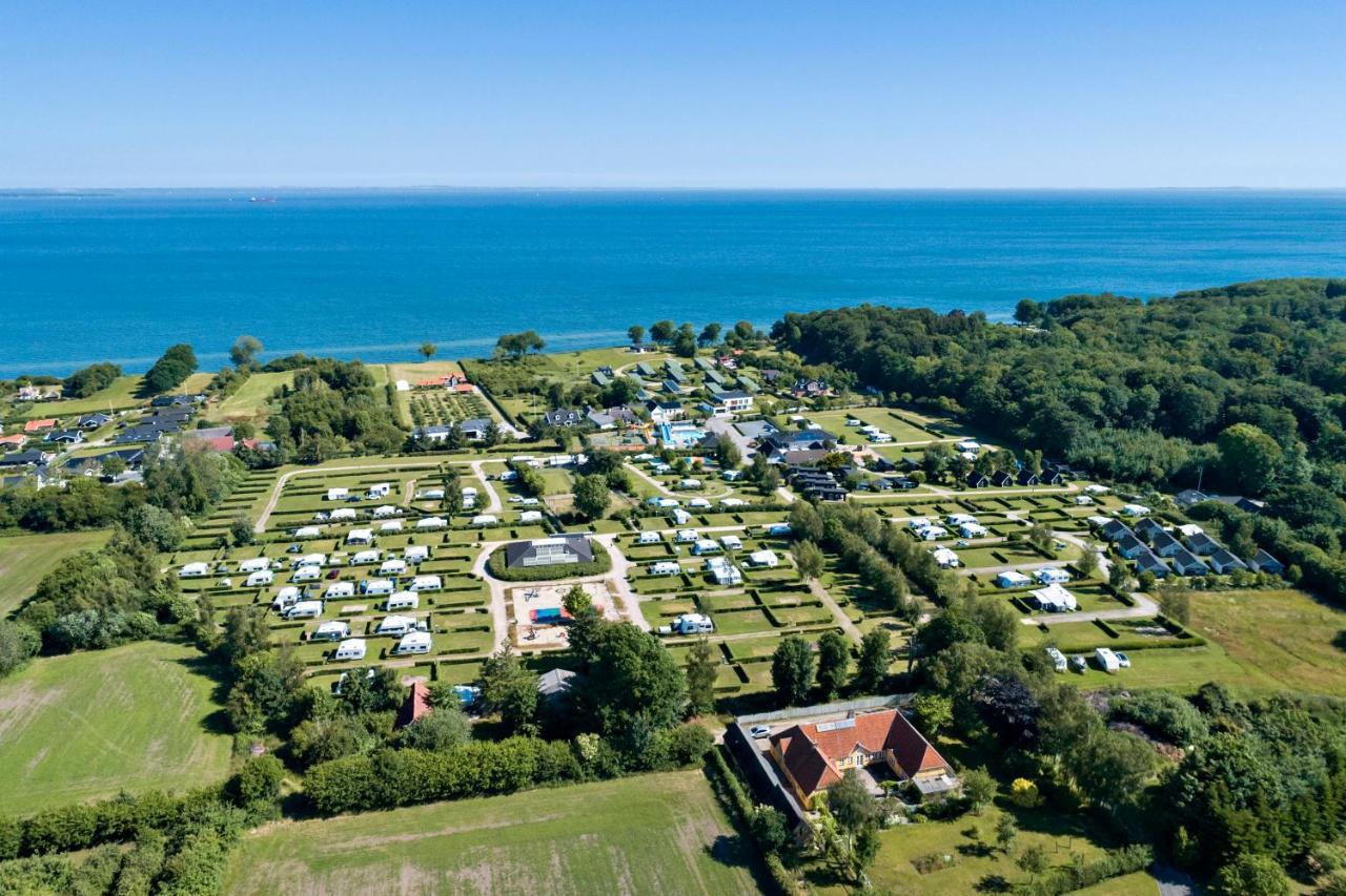 First Camp Skovlund Camping & Cottages Båring エクステリア 写真